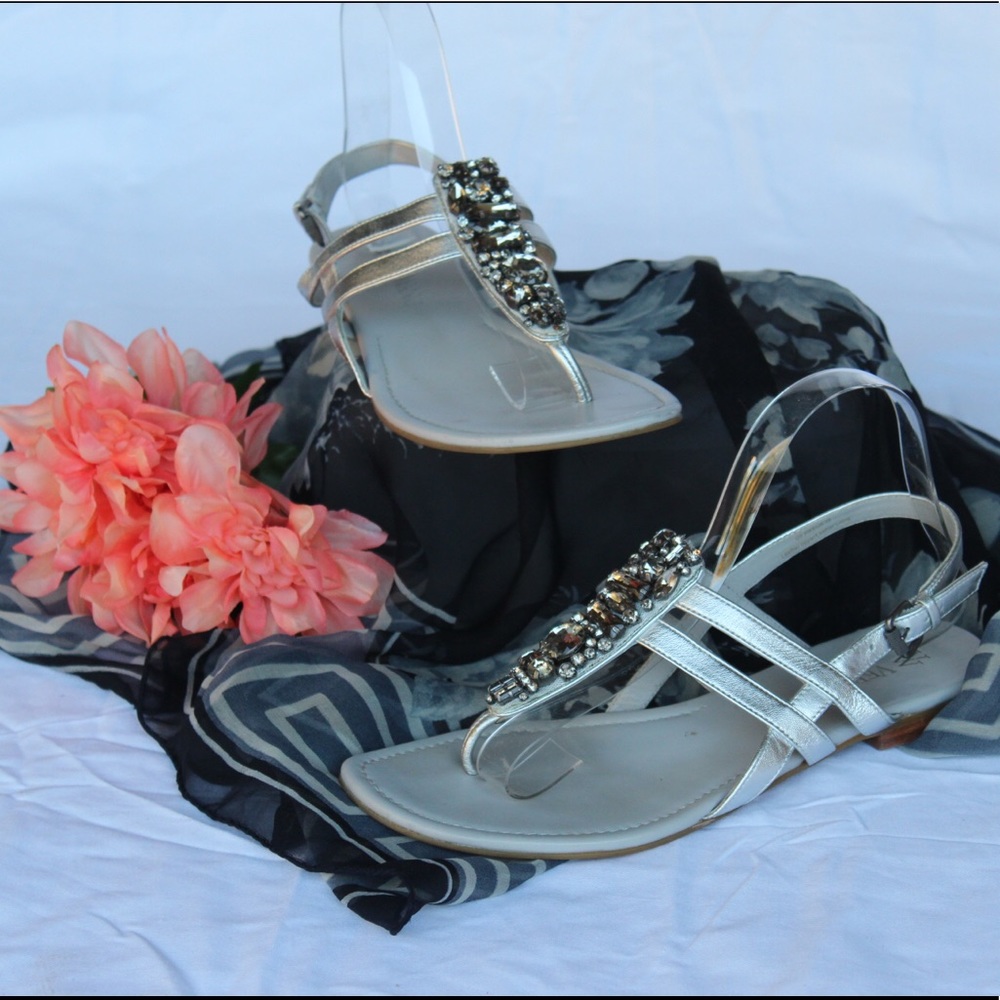 Vera Wang Jeweled Embellished Sandals size 9